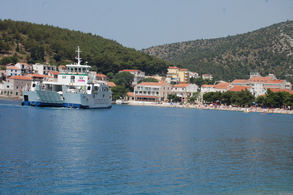 Never seen a boat perform a handbrake turn before, and right next to the beach!