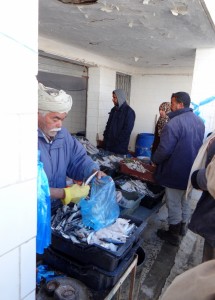 It's even busy in the fish section - but they can't be all that fresh here in the desert!