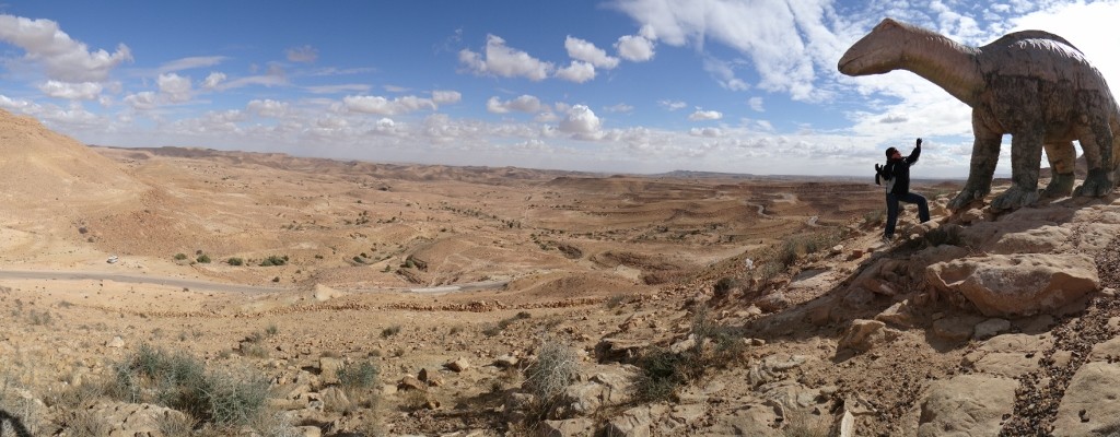 On the road to Ghomrassen we stumble across a dinosaur - or rather it stumbles across us!