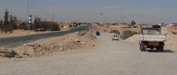 Lots of road works going on around here, mainly flood defences for the road it seems. While the work's going on, you get to go off roadin'.