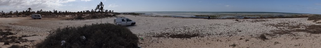 Dave's kipping spot for tonight. The owner of the white van was digging in the sand along with a few others, cockles for tea for them maybe?