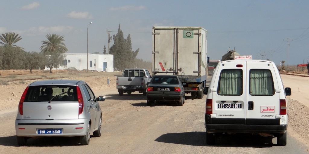 Free for all in the roadworks - multiple overtaking!