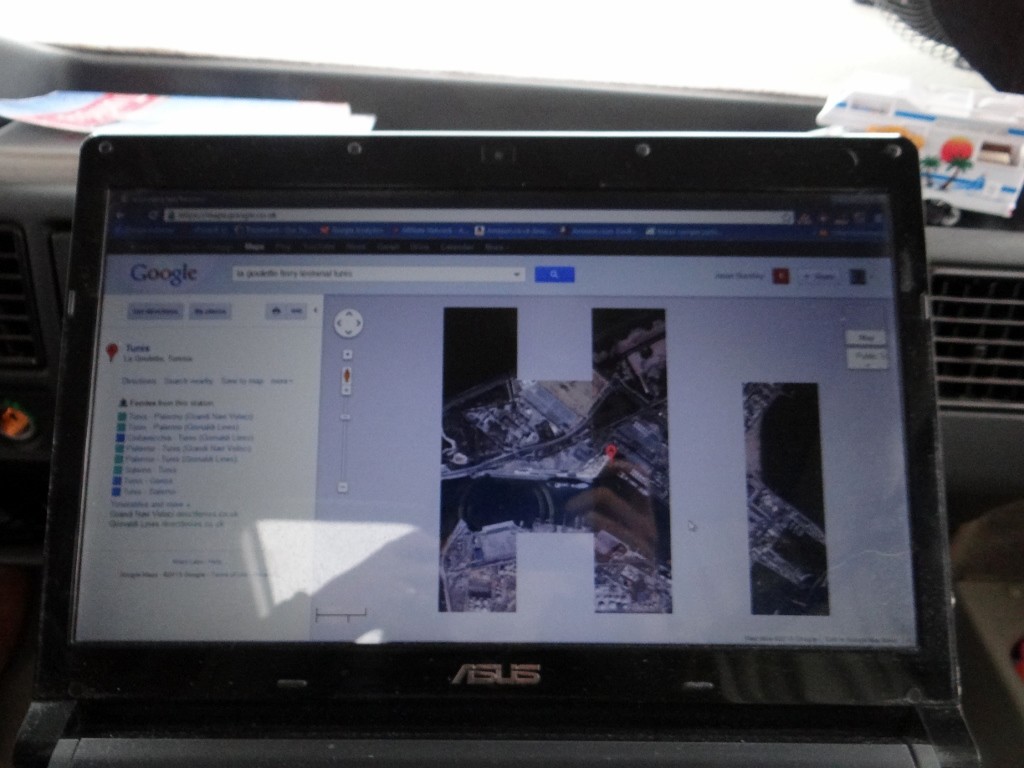Trying to navigate around Tunis, Google maps decides to say Hi!