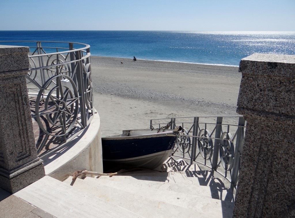 The sea front had beautiful paving and railings, handy to tie your boat to!