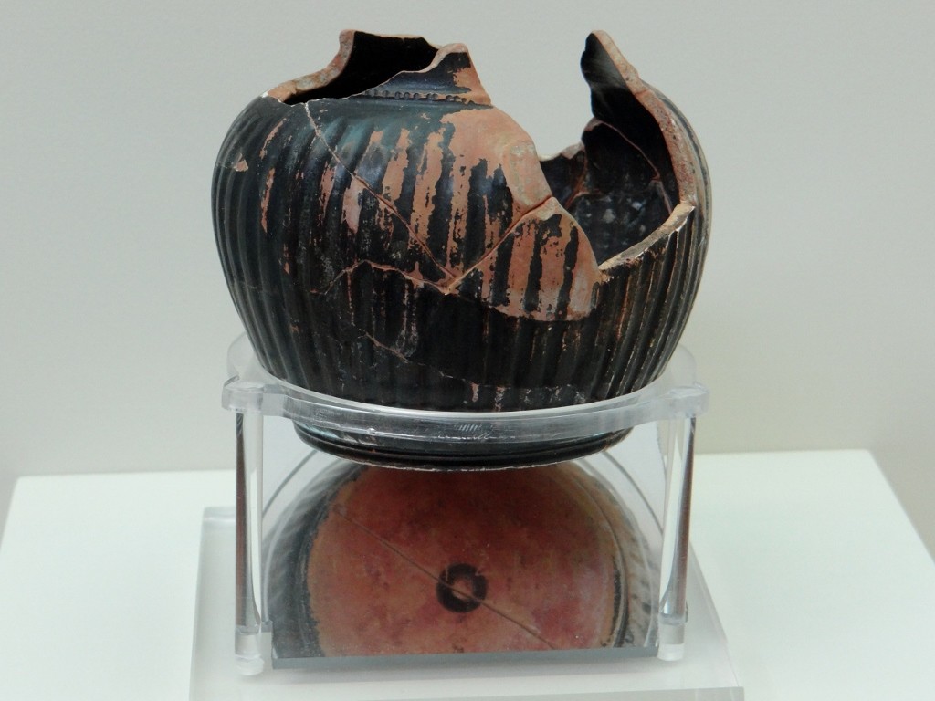 Pheidias the sculpture must have got annoyed with people pinching his mugs - he wrote 'I am Pheidias's' on the bottom of this one!