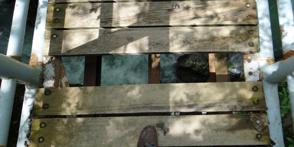 I don't like bridges where you can see through the gaps, especially not when it's this type of gap