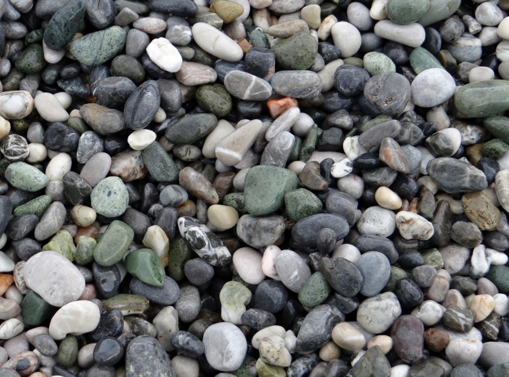 I've never seen so many green stones on a beach, it looks full of jade and gems ( and that was before the wine)
