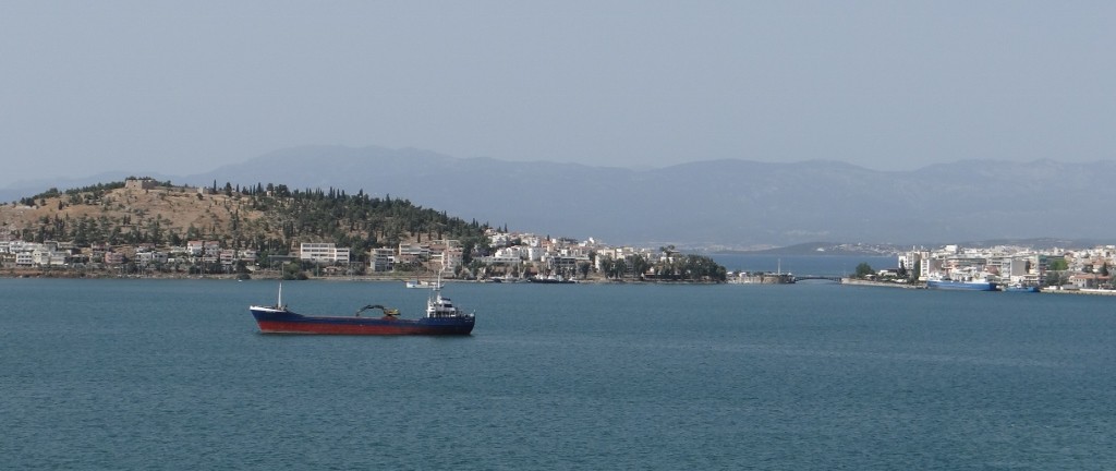 The old bridge to the island, only a few metres long, no wonder it's free!