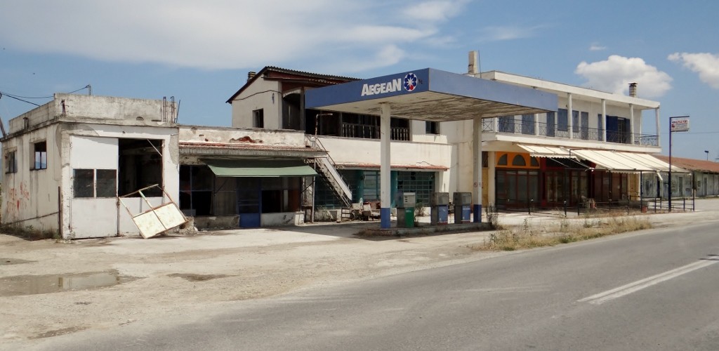 Getting back to the free road we reach the town of Stefanovikeio and wonder if we've missed the apocolypse