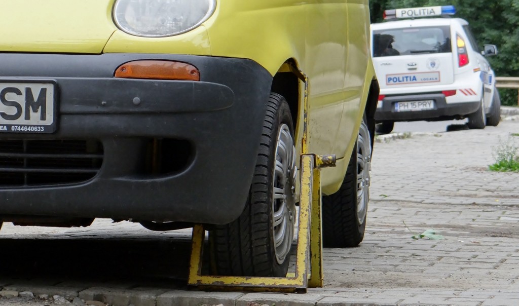 Haven't seen one of these for months - they're hot on illegal parking here in Sinaia