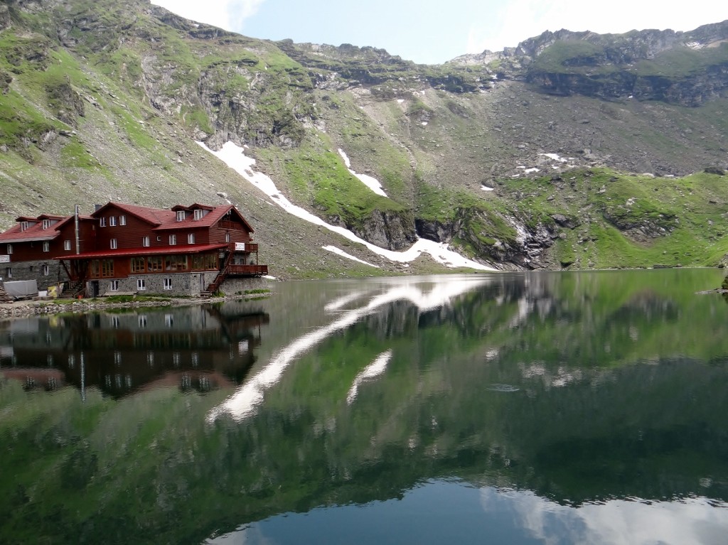 In need of fresh air we went for a walk around Balea Lake at the top of the pass.