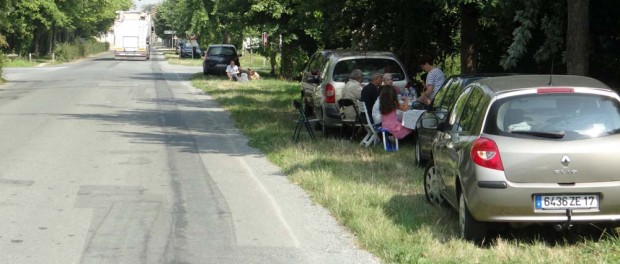 Roadside picnics are all the rage today