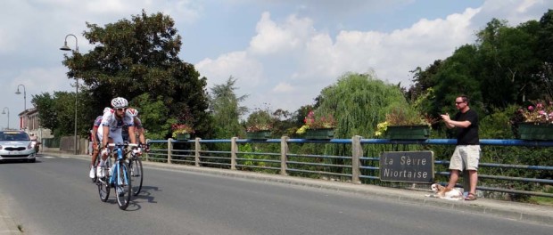 The leaders get a clap from Jay