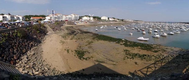 Jard-sur-Mer at low tide.