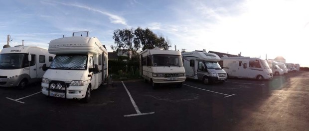 Dave alongside Wher'dmadaygo, we've met up with Fabulous Aussies Paul and Rose again, get in!