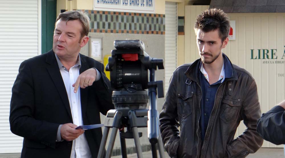 We think the bloke on the left was doing the interview - any idea who the 'film star' on the right is?