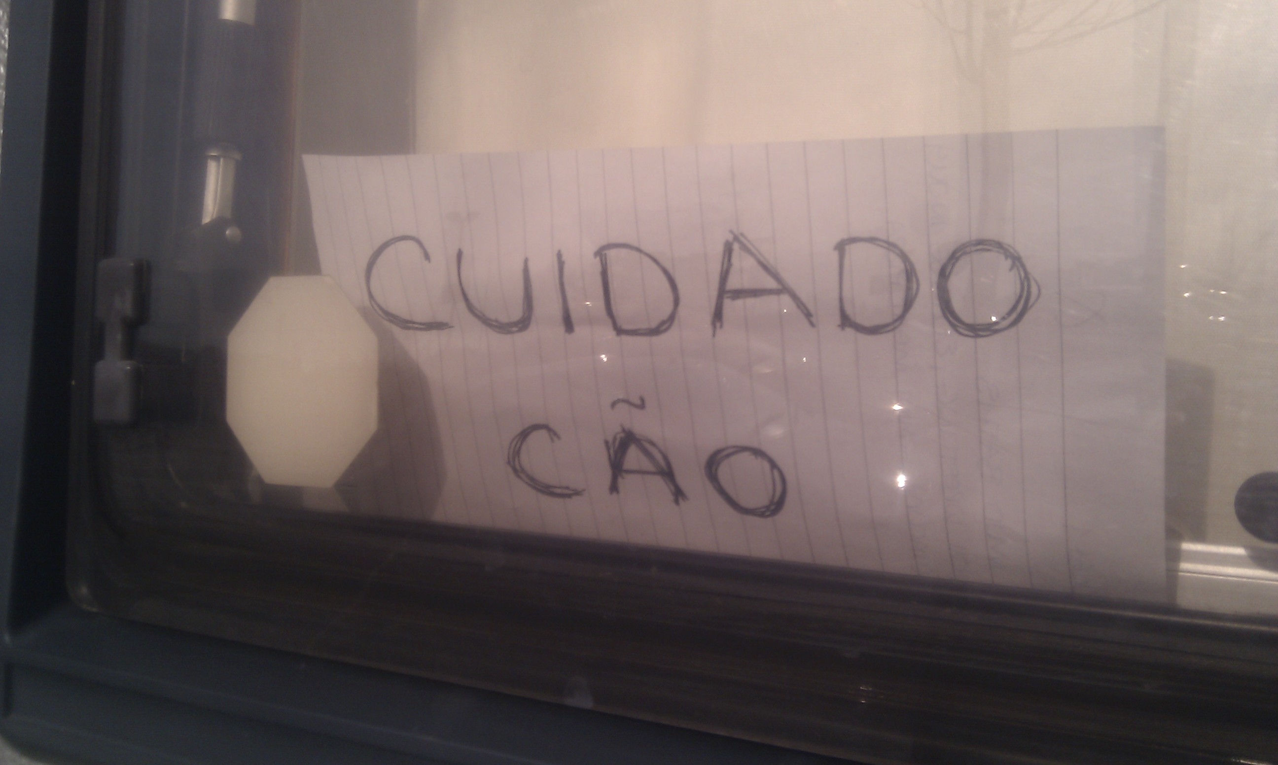 Beware of the dog Portugese