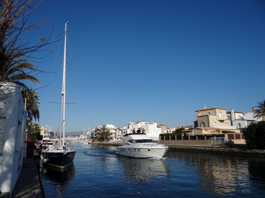 Got a wave from all on board - maybe they haven't seen many people recently either!
