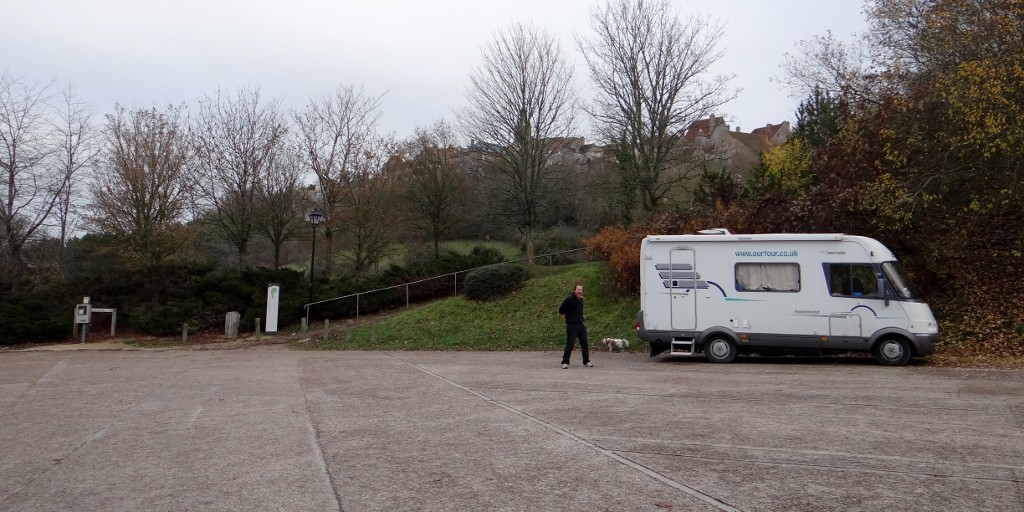 €6 is cheap for a whole car park for the night!