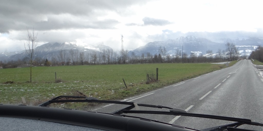 Snowless roads on our way south.