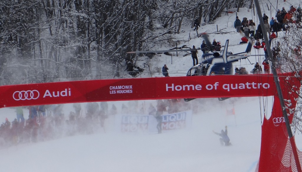 Later on the race start was delayed after someone had a 'minor' accident at the same spot we'd decided was too dangerous for us fools, requiring the helicopter to come in 