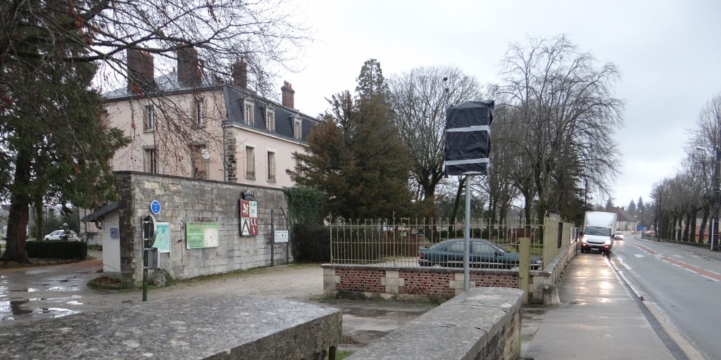 It took us a while to find the aire, as the sign's been black-bagged for winter