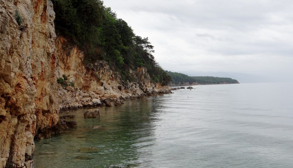 Cliffs running south of Selce