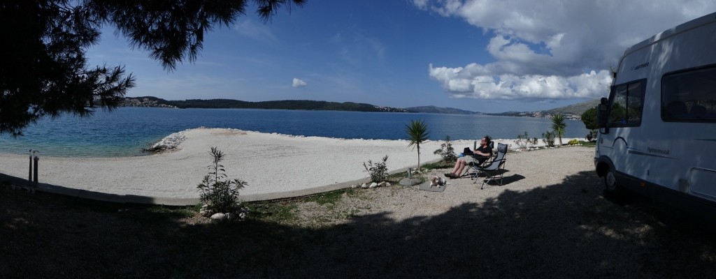 A dog's life his motorhome malarkey, a dog's life.
