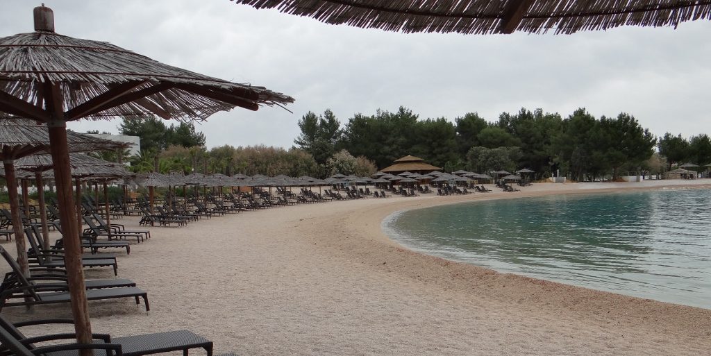 Just missing a few punters and this place will be rocking!