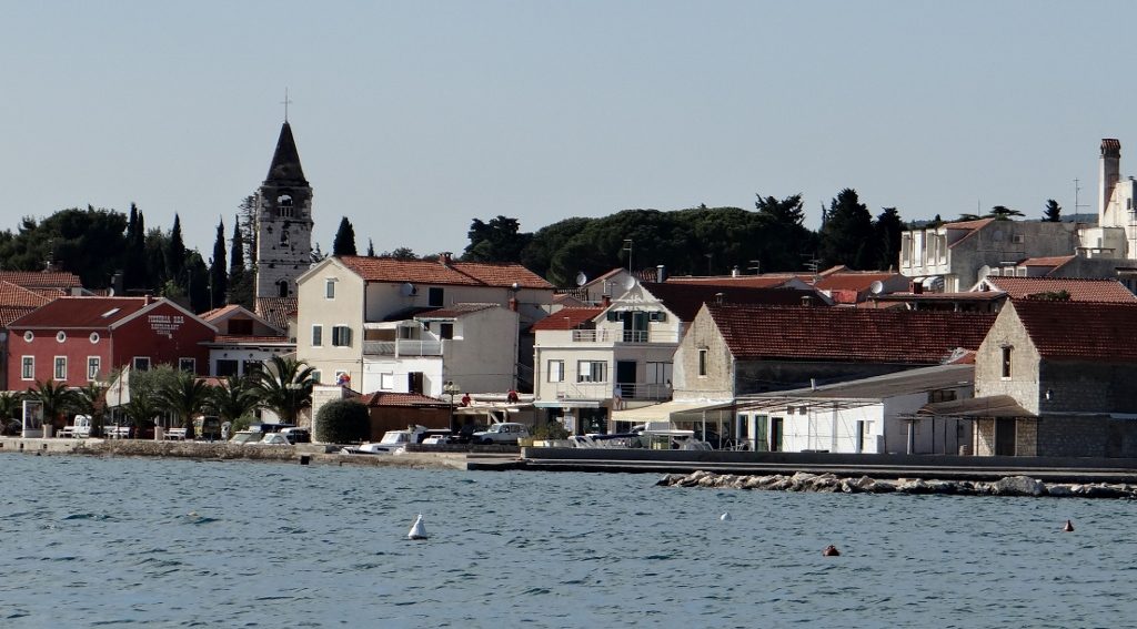 Sveti Filip i Jakov on a Friday evening in April