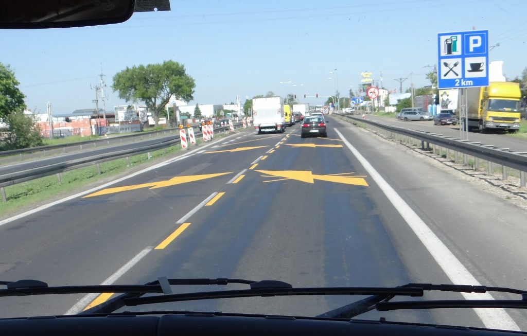 Had to laugh at these roadworks arrows - for a moment it looks like you're supposed to get out of both lanes...