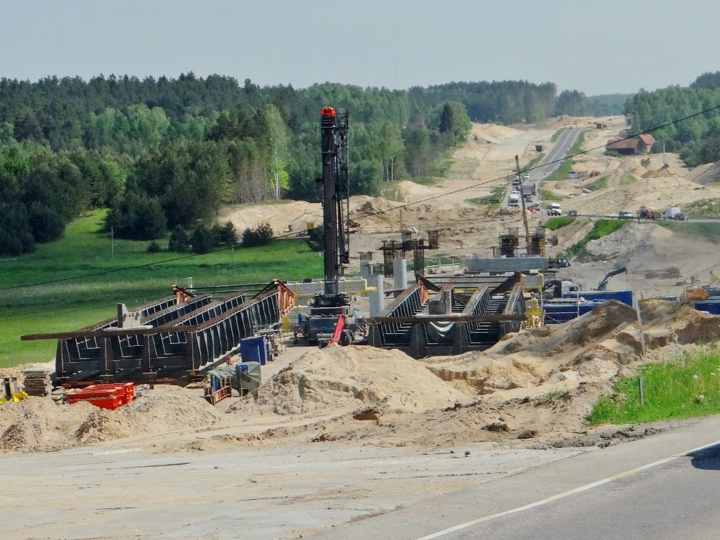 New roadbeing built Poland
