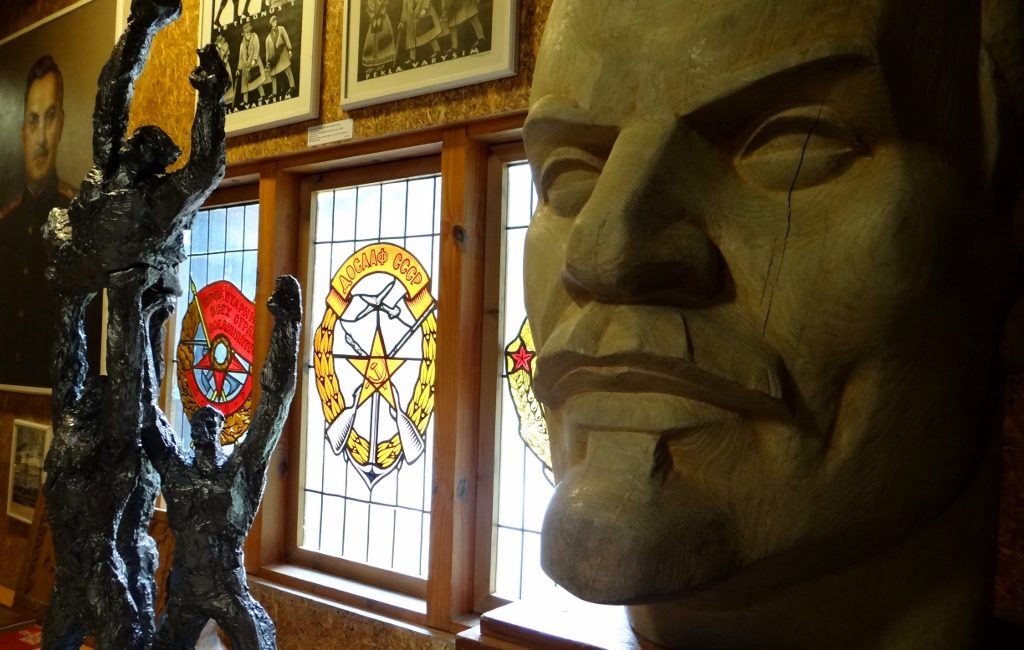 There are a lot of Lenins in here