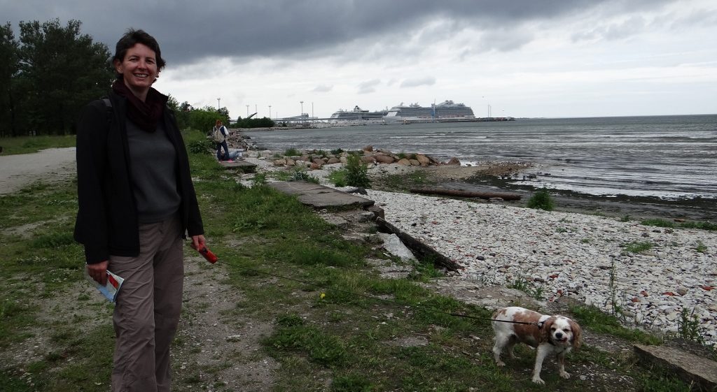 The walk along the Baltic Sea back to the campsite. Ju's facing Russia, maybe 3 hours away by car. To her left is Finland, 3 hours away by ferry