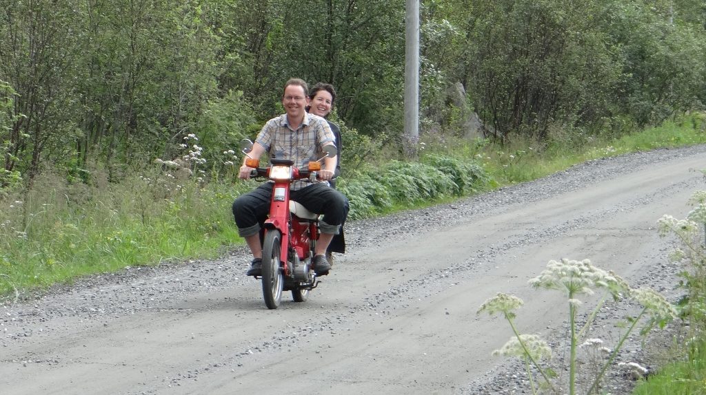 Ju's now contemplating us getting a wee bike - woo hoo. She says Malcolm, my cracking father in law, will kill me when he sees his photo though...