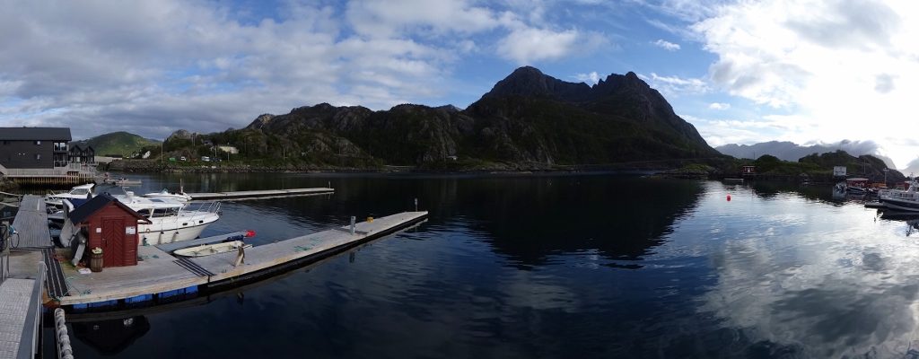 Mountain backdrop to Hamn