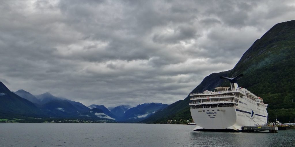 Magellen Cruise ship in Andalsnes