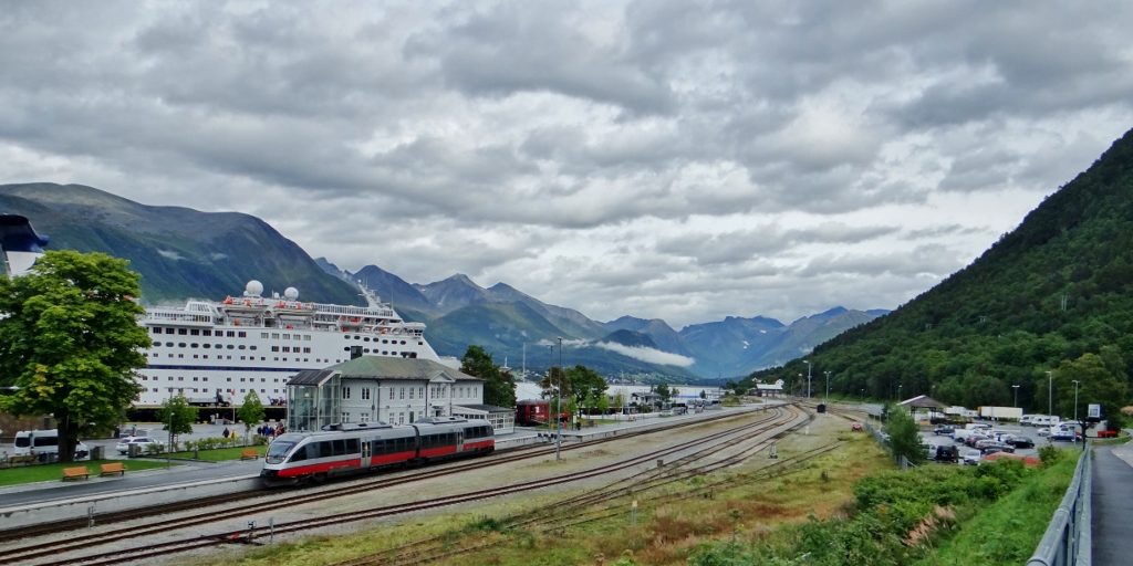 Motorhome parking in Andalsnes Norway