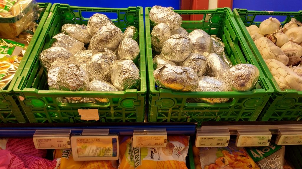 Pre-wrapped baker spuds in Norway