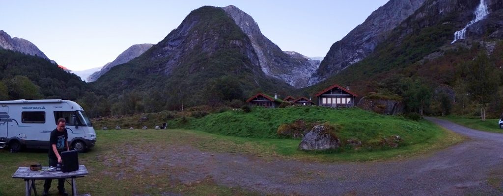 Zagan in Paradise. Melkevoll Bretun Camping in Oldedalen