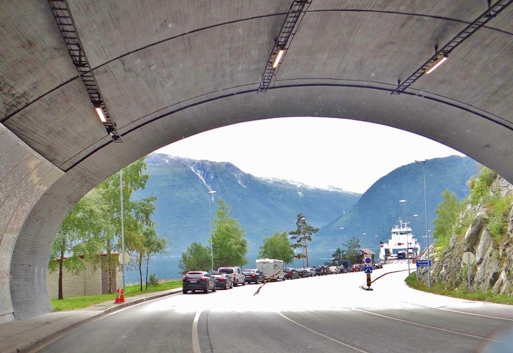 Tunnel to Manuheller ferry