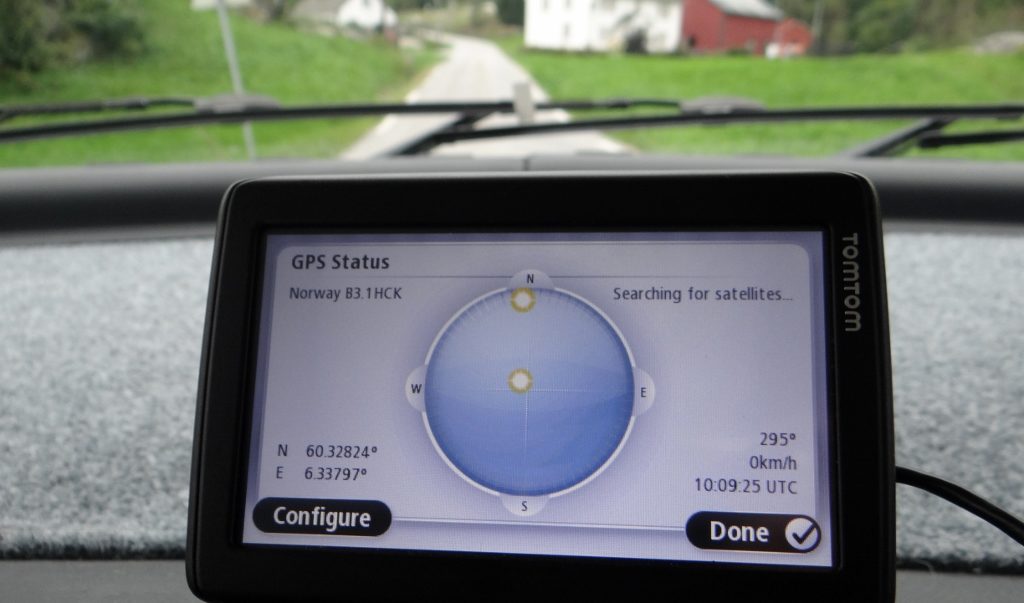 Our TomTom's struggled to find satellites sometimes here in Norway. Sometimes we've been in steep-sided gorges, but today was fairly open?