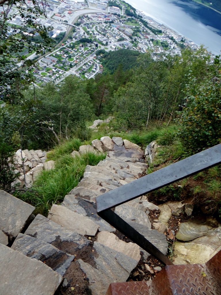 Things got a wee bit steep and open towards the top of the path