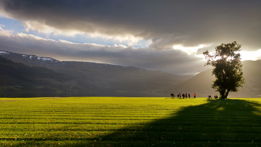 Tai chi by Lake Vangsvatnet