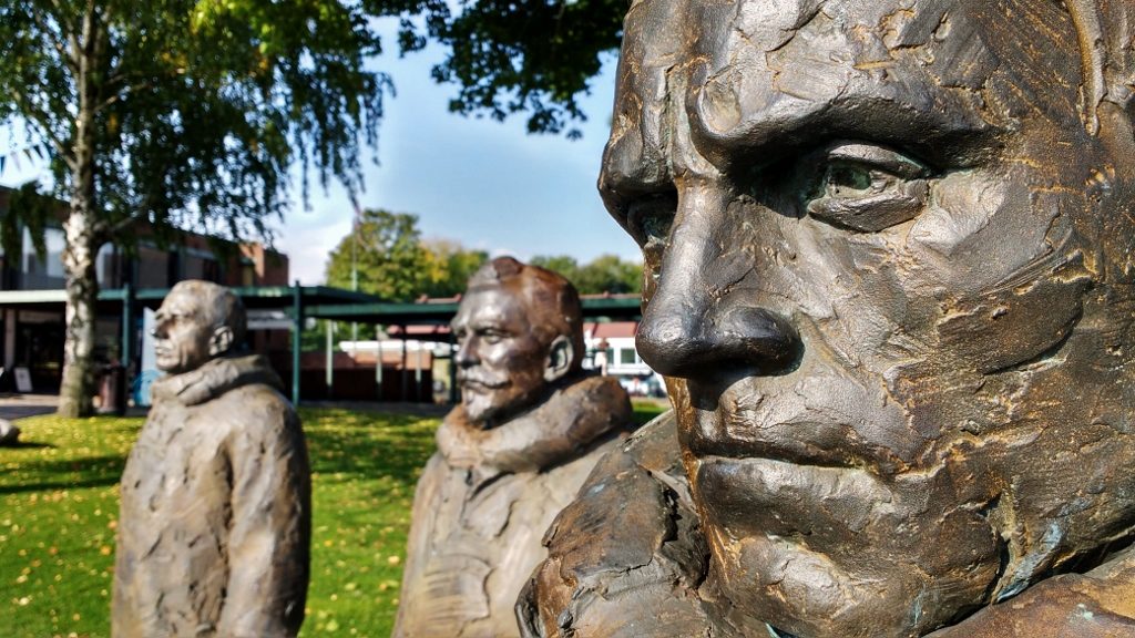 Amundsen and two of his crew. Made from seemingly crudely smoothed metal, this was one of the most beautiful and moving modern sculptures for me. The determination and pride shows through every man's face.