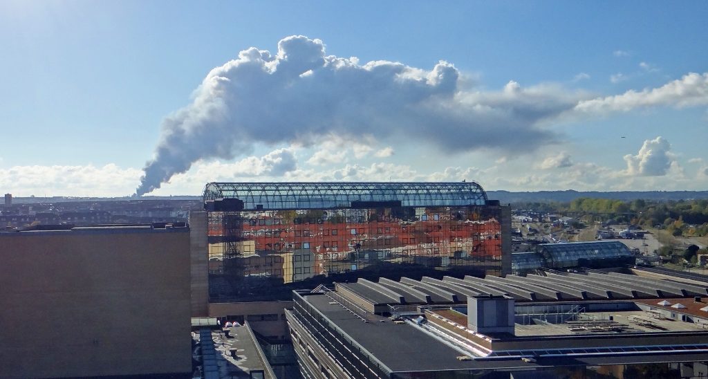 As we stood on the roof we noticed a huge fire in the distance. Later on fire engines blared through the streets