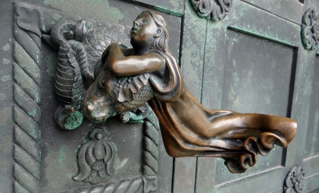 Now THAT'S a door handle!