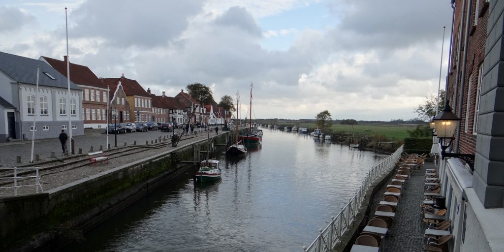 A Ribe waterway - this way to the North Sea folks!