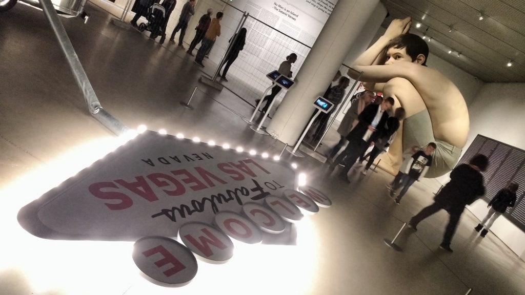 The fallen sign was intended to reflect the variation between expectations of immigrants to the US, and what they found when they got there