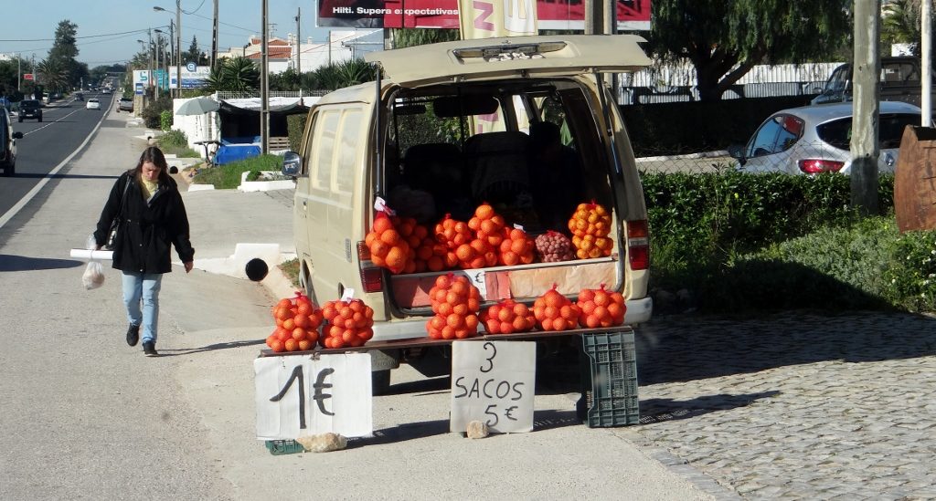 €1 for a bag, or €5 for 3 bags?